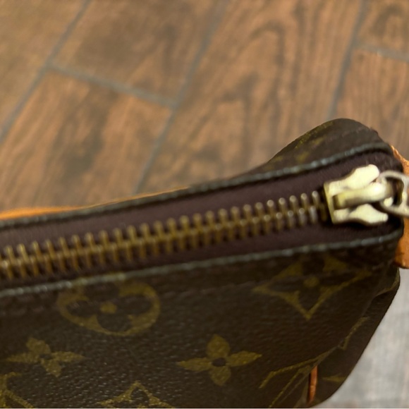 Authentic Vintage Large Louis Vuitton Tote - Picture 11 of 13